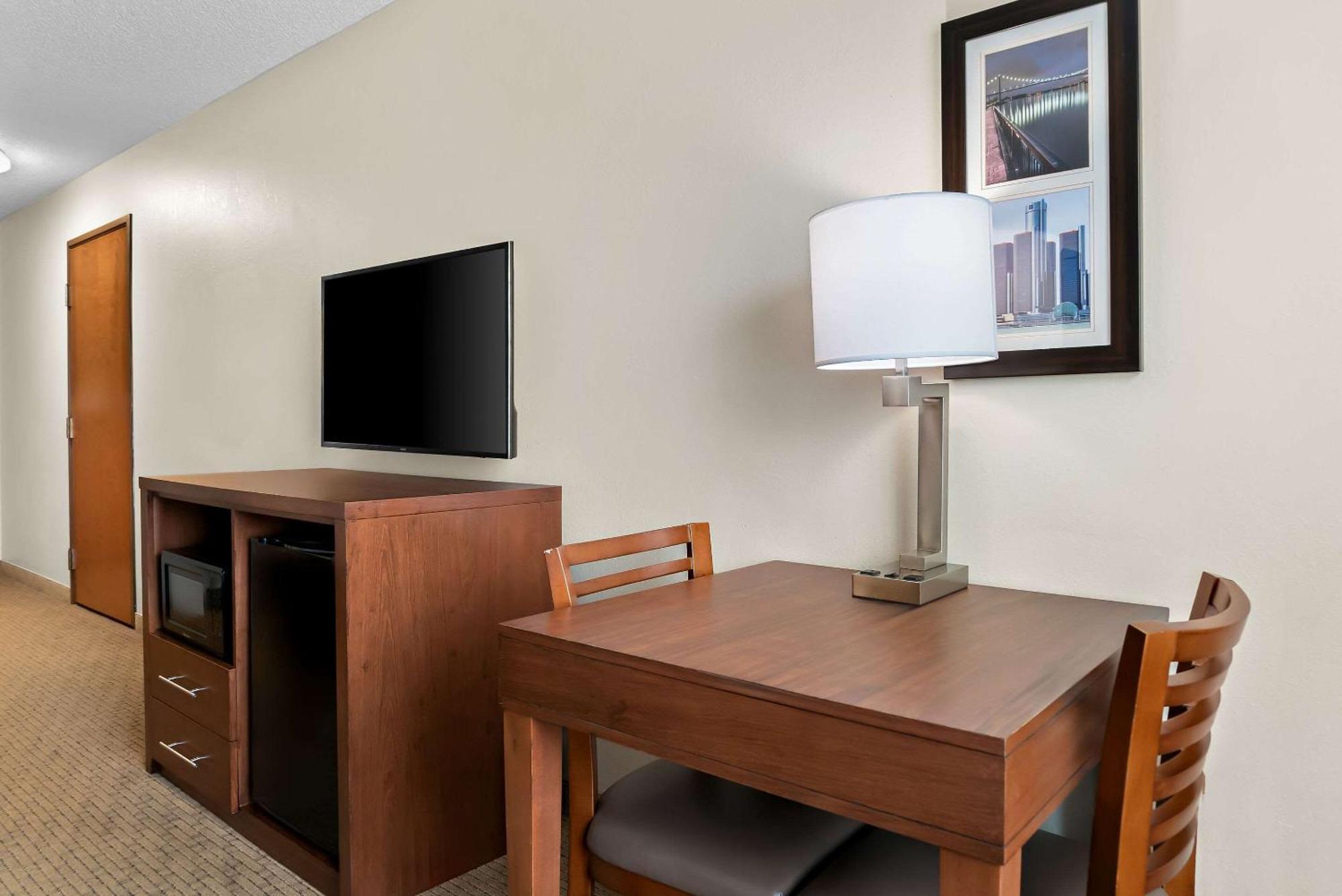 טיילור Comfort Inn & Suites מראה חיצוני תמונה