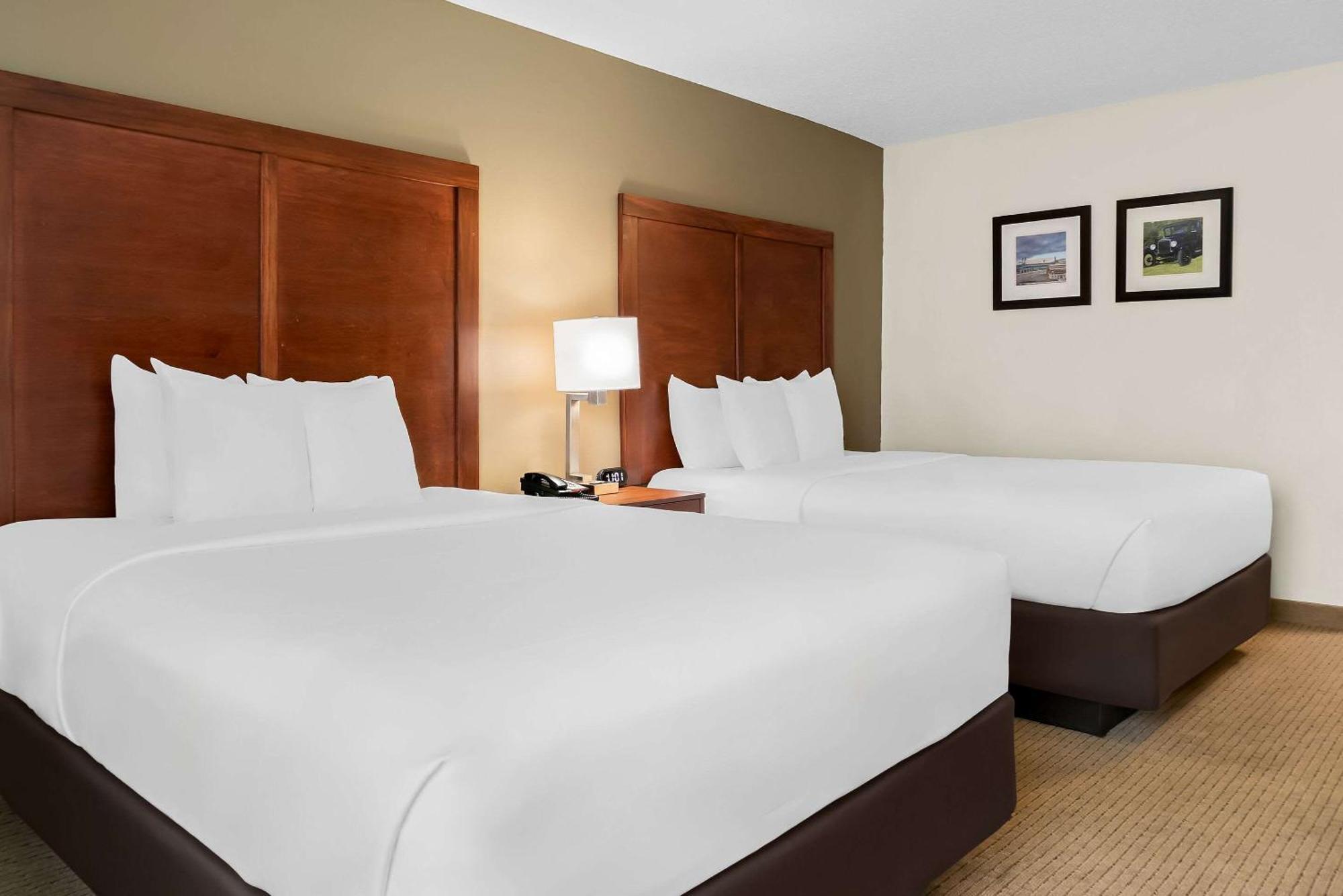 טיילור Comfort Inn & Suites מראה חיצוני תמונה